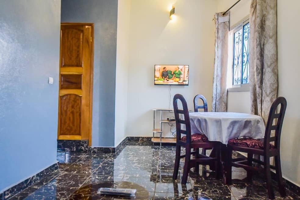 Appartements Neuf De Haut Standing Dm & Ng A Bafoussam Luaran gambar